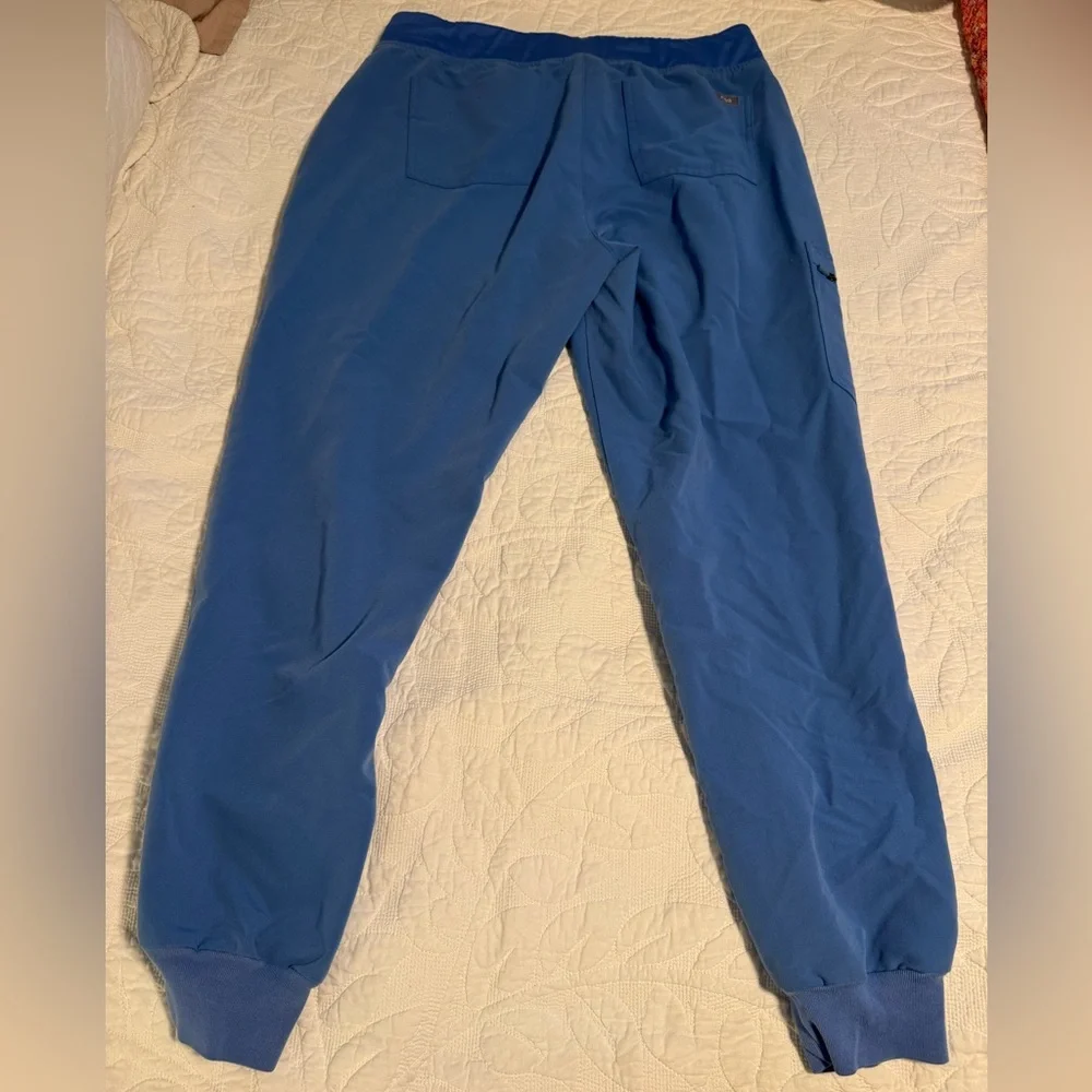 Figs Women’s Jogger Scrubs - Ceil Blue - Picture 3 of 4